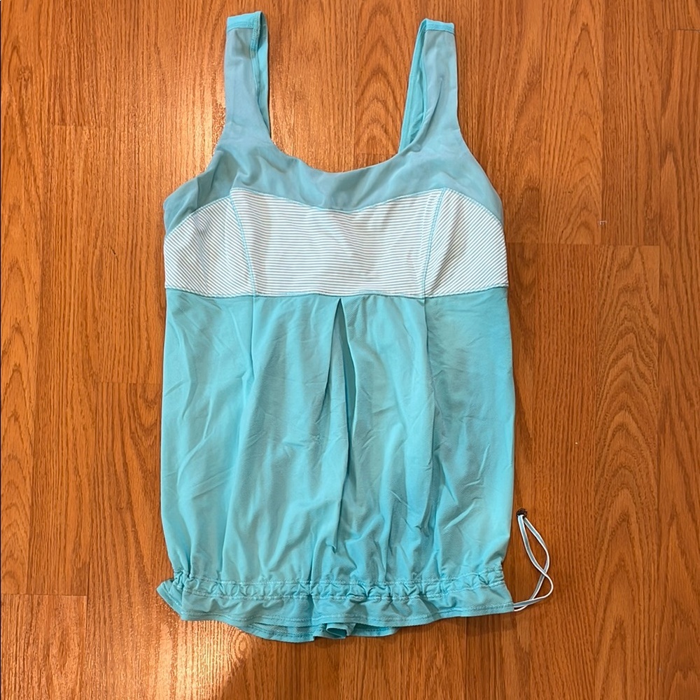 Lululemon blue tank top women’s size 8